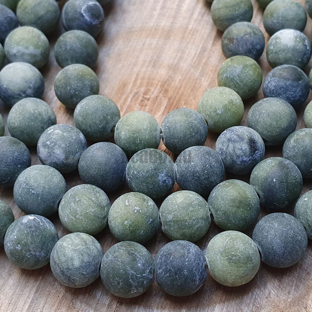 Jadeit Taiwan gyöngyök 8 mm matt zsinór