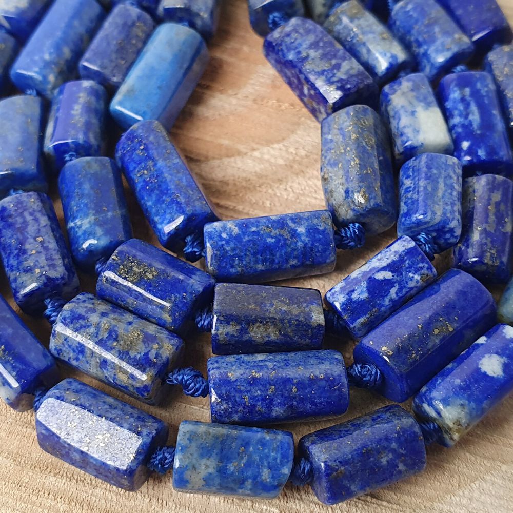 Lápisz lazuli gyöngyök hengerek fénylő félhosszú zsinór