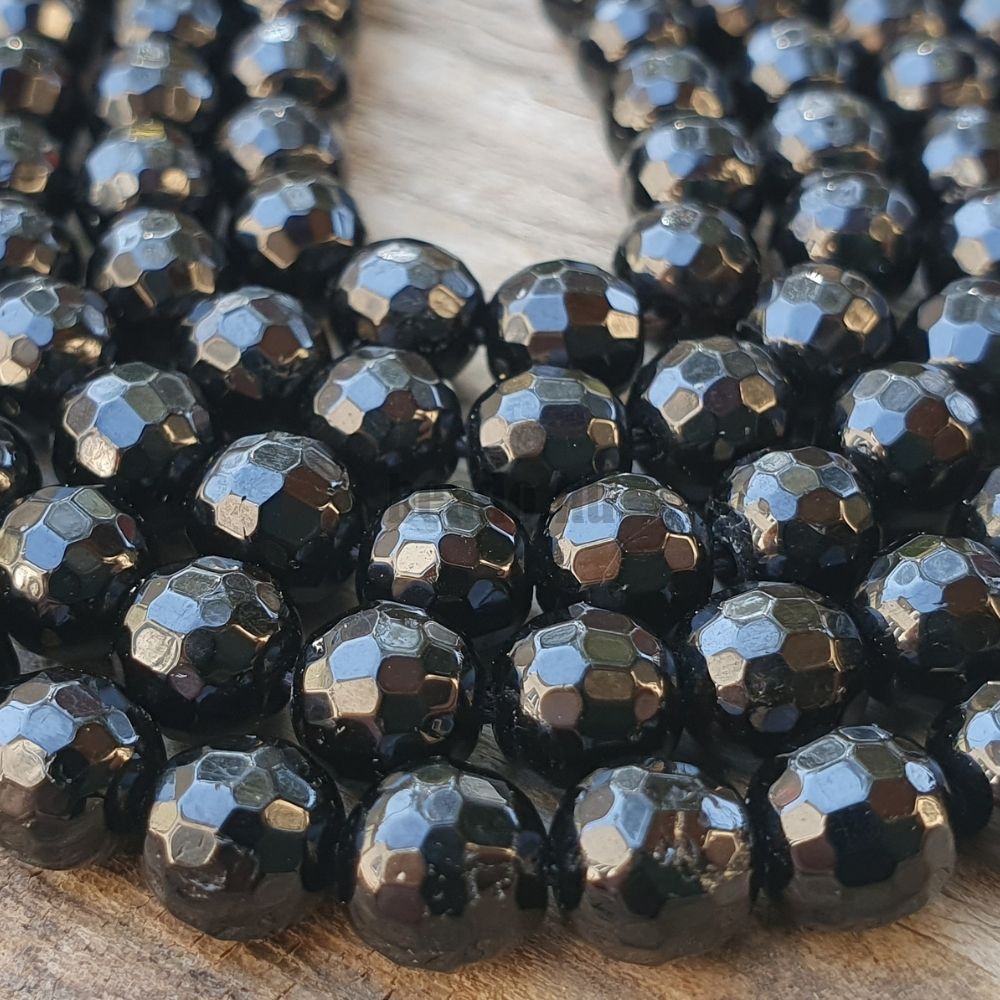 Fekete turmalin gyöngyök 6 mm csiszolt félhosszú zsinór