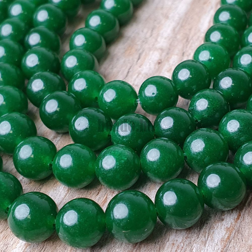 Jadeit sötétzöld gyöngyök 8 mm zsinór