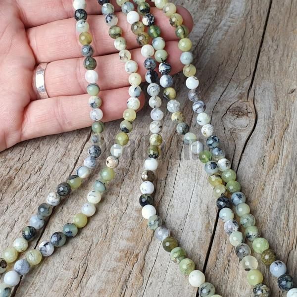 koralky-zmineralu-opal-zeleny-6mm-mix-farieb-leskle-strakate-zelenobiele-cierne-hladke-ne