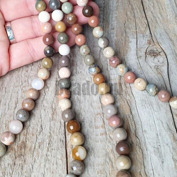 koralky-z-mineralu-achat-alashan-8mm-leskle-hladke-nebrusene-farebne-pastelove-farby-odti