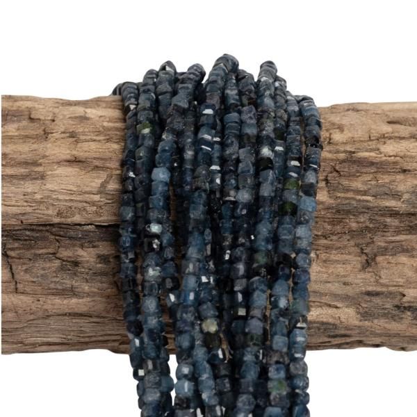 6205-Turmalin-modry-koralky-2,5mm-kocky-brusene-polsnura-2