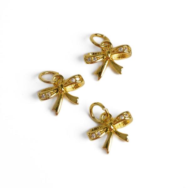 Masni med�l arany feh�r cirk�ni�kkal