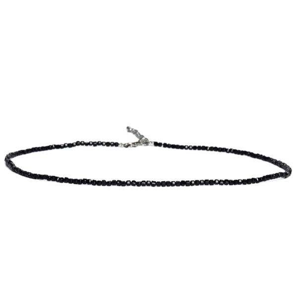 Nyakl�nc fekete turmalinb�l 2-3 mm minikock�k