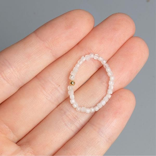 9515a-prsten-z-mesacneho-kamena-bieleho-2-3mm-2