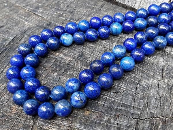 koralky-lapis-lazuli-hladke-modre-leskle-farbene-8mm