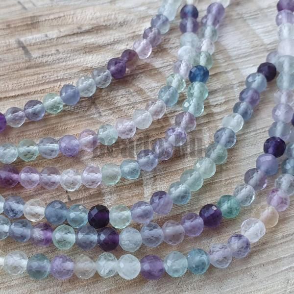 koralky-z-mineralu-fluorit-leskle-brusene-4mm-zelene-fialove-biele-fazetovane-na-naramok