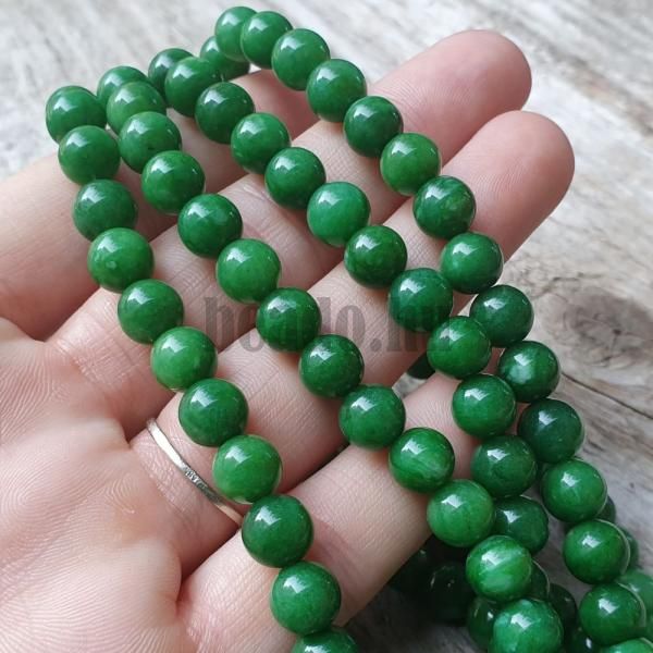 koralky-z-mineralu-jadeit-zelene-leskle-hladke-8mm-plne-mliecne-na-vyrobu-naramku
