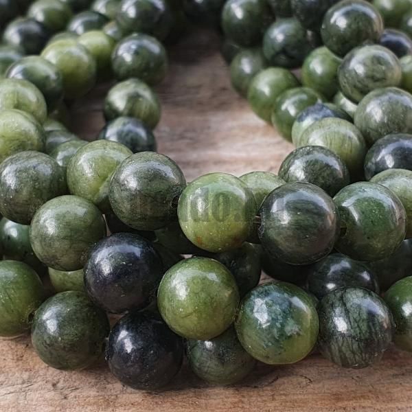 Jadeit Taiwan gyöngyök 8 mm zsinór