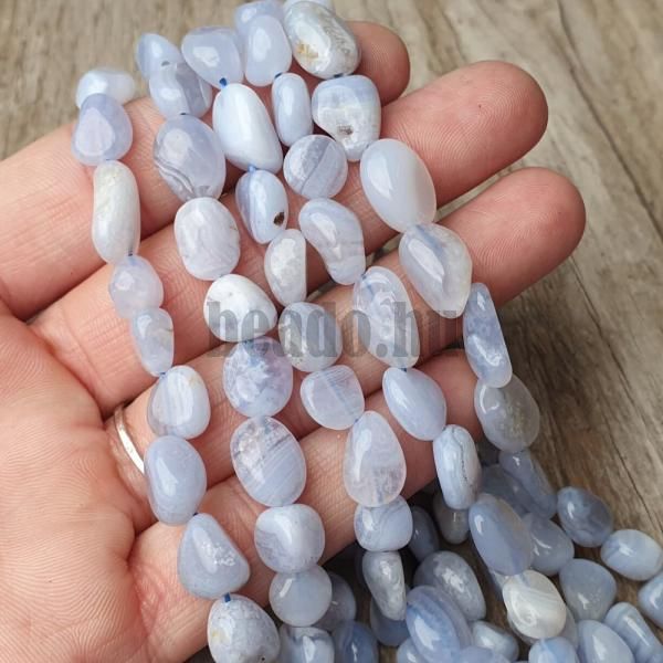 koralky-chalcedon-goralky-8x10mm-nugety-belase-svetlomodre-modrobiele-nepravidelne-na-nara