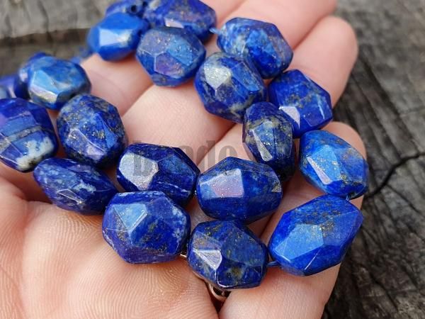 Lápisz lazuli gyöngyök csiszolt szabálytalan forma félhosszú zsinór