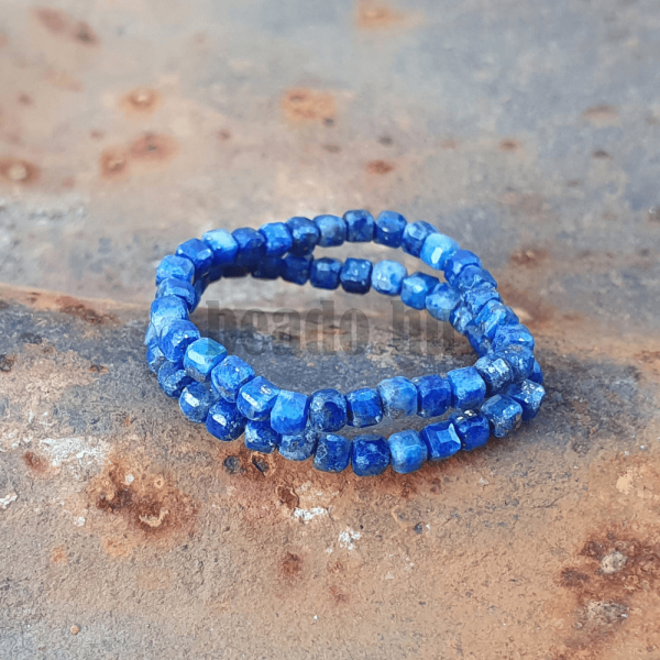Gyûrû lápisz lazuliból 2,5 mm minikockák